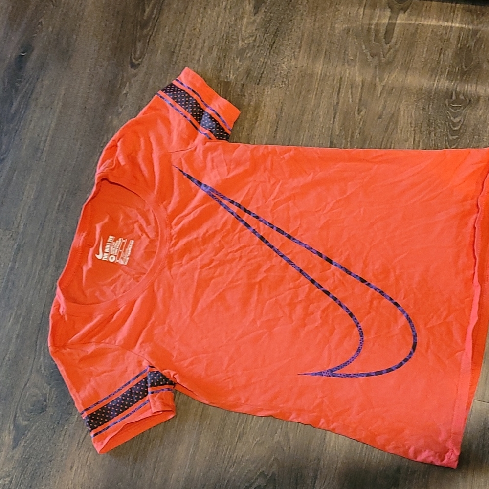 The Nike Tee Size Medium Shirt